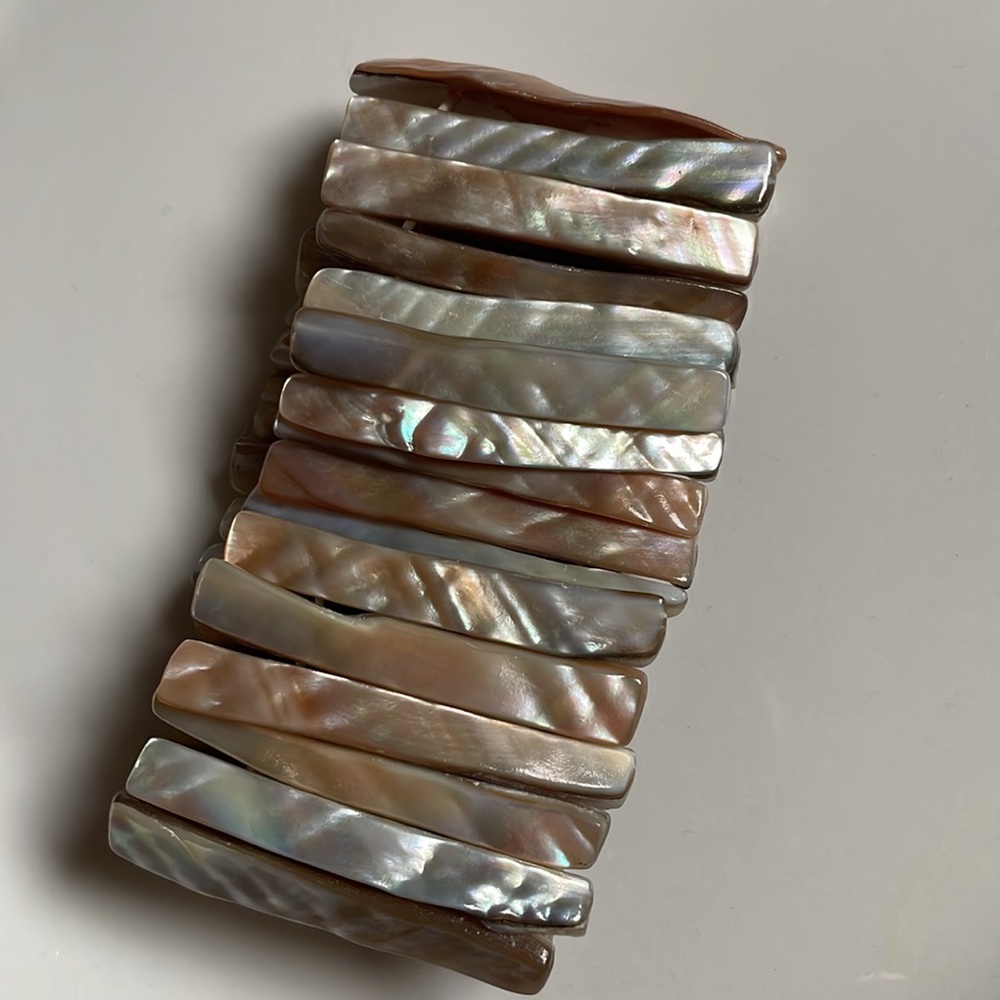Mother of pearl bracelet stretch